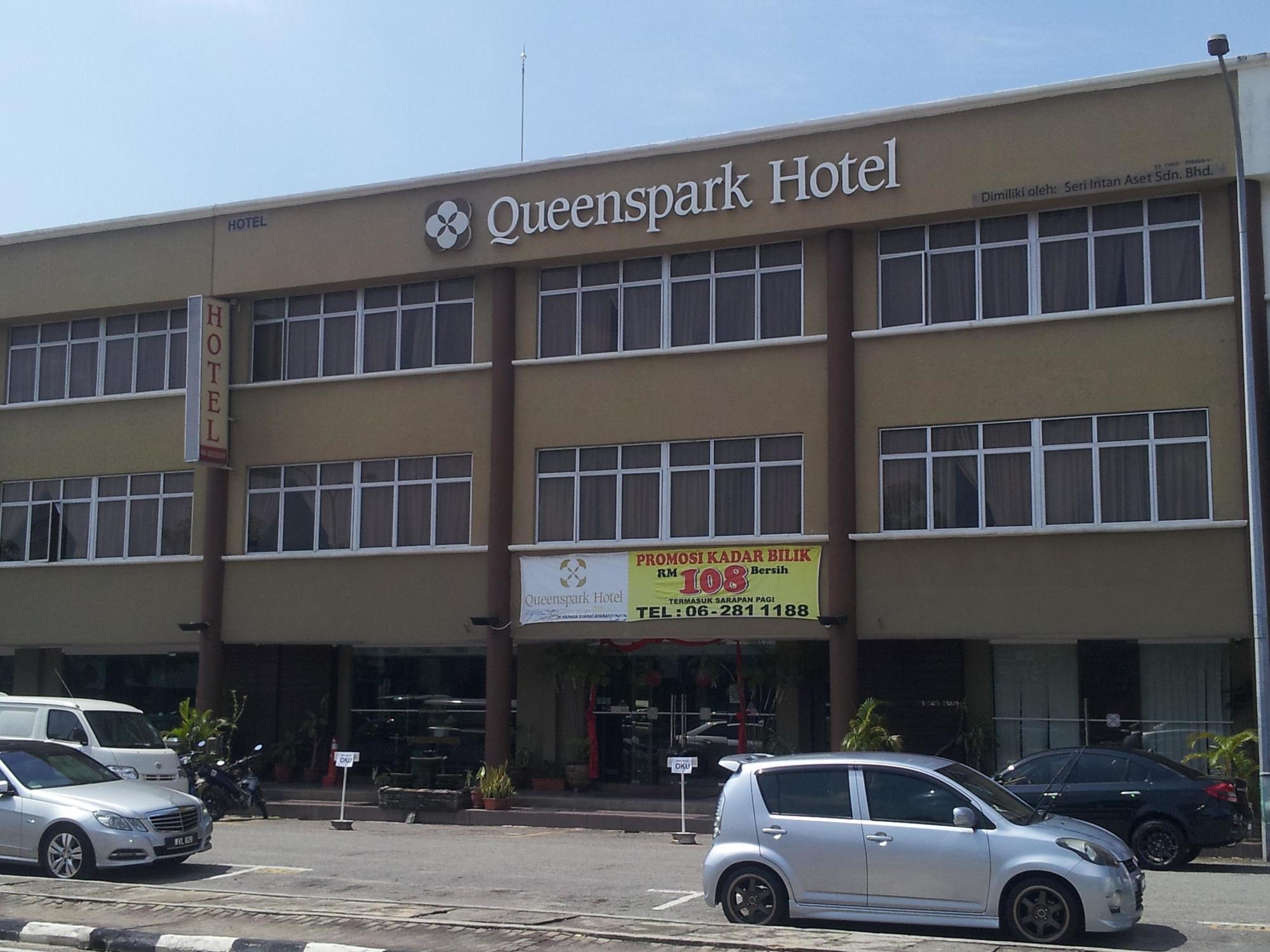 Hotel Queenspark Lovita